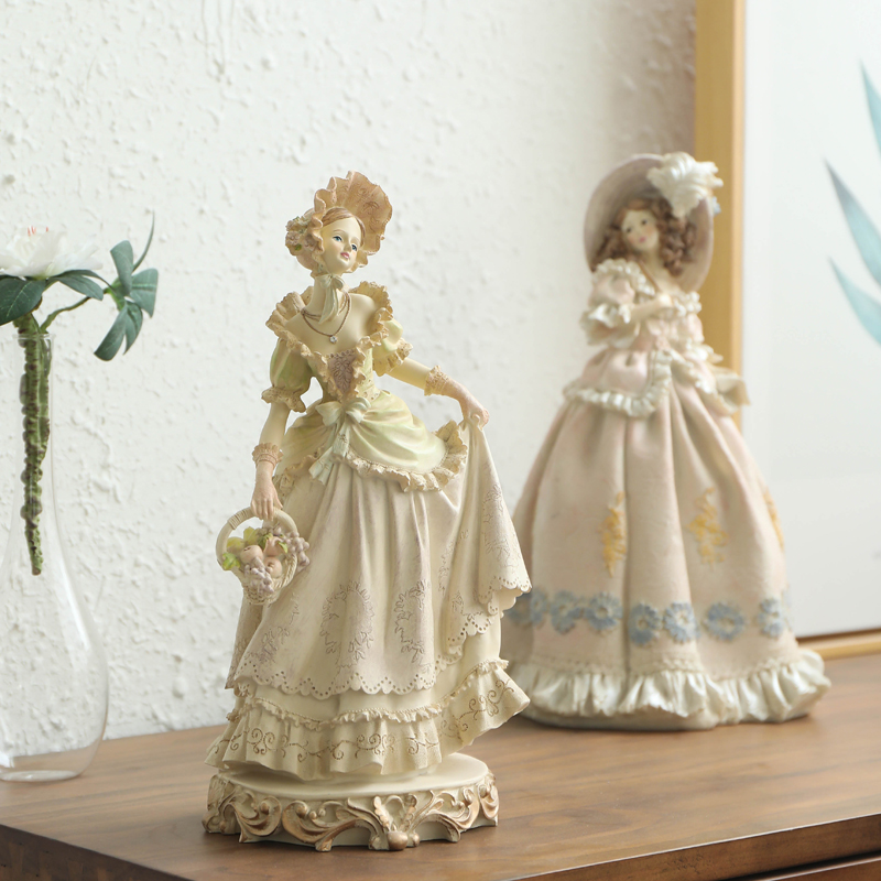 European Style Character Ornam - Nutcracker Figurine ulasan dan harga