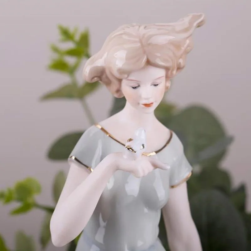 Europe Ceramic Beauty Figurine - Nutcracker Figurine ulasan dan harga